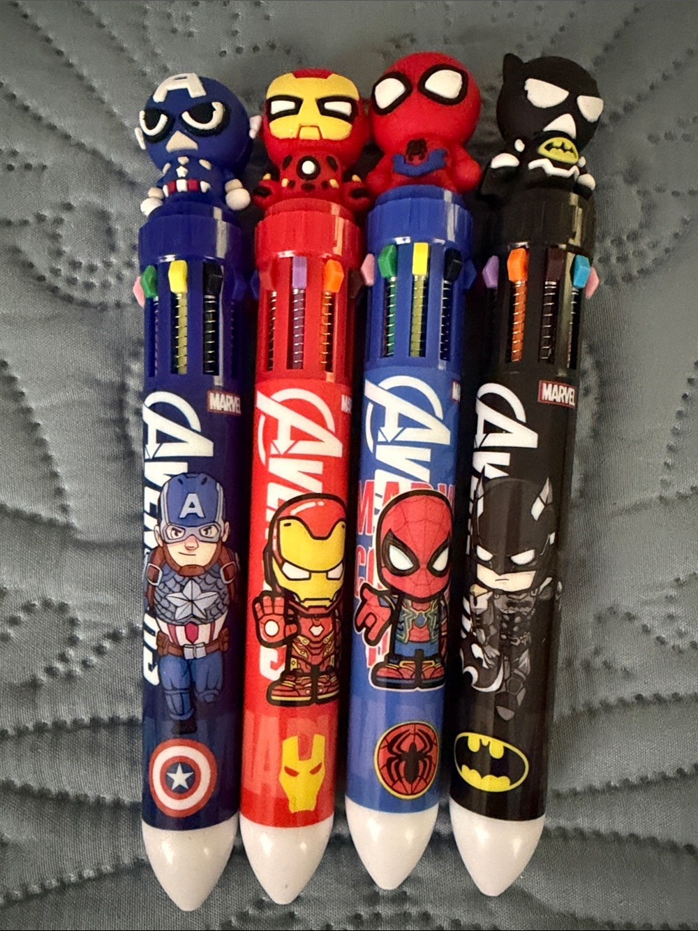 Avengers 10 color assorted 4 pen set.